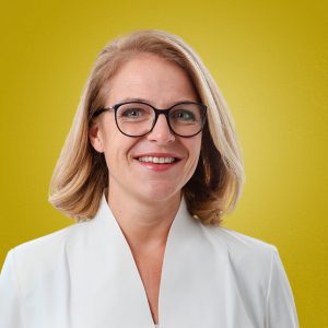 Pasfoto van Petra de Leede consultant bij P5COM